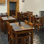 A Restaurant Jaro Πανσιόν *