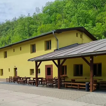 Vendégház A Restaurant Jaro *