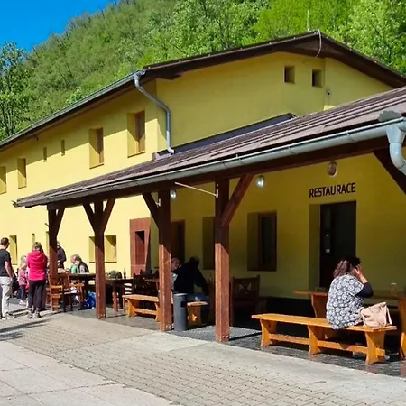 Vendégház A Restaurant Jaro *