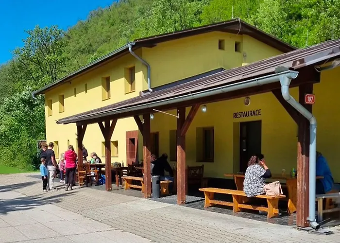 Гостевой дом A Restaurant Jaro *