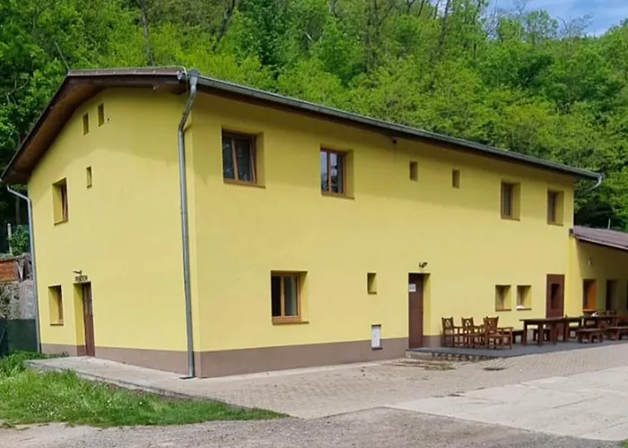 ゲストハウス A Restaurant Jaro Kamenny Privoz